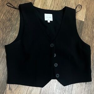 Size small black vest